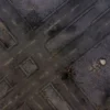 Mata lateksowa dwustronna: Zrujnowane miasto 36"x36" (Crisis Protocol)