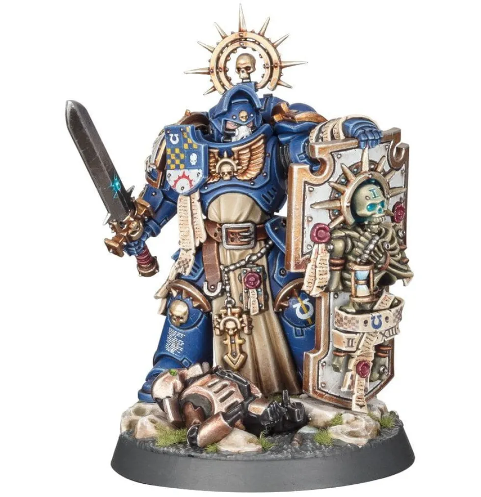 Space Marines: Captain with Relic Shield (Warhammer 40,000)